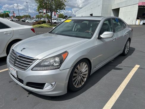 Used 2014 Hyundai Equus Signature image 2
