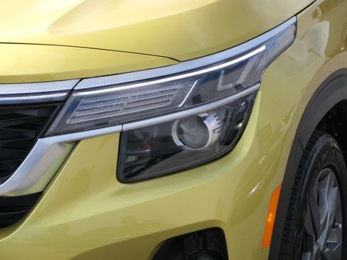 Used 2022 Kia Seltos S image 9