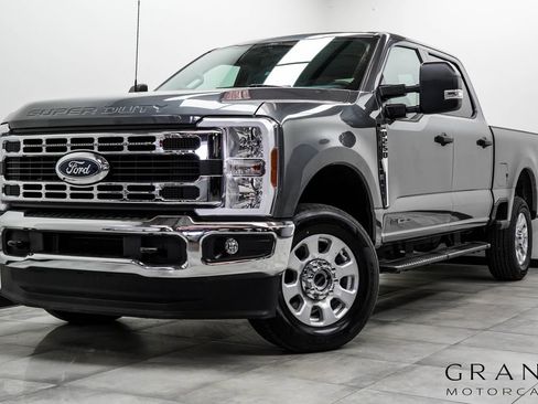 Used 2024 Ford F250 XLT image 1