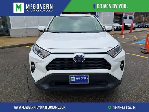 Used 2021 Toyota RAV4 XLE w/ Convenience Package image 8