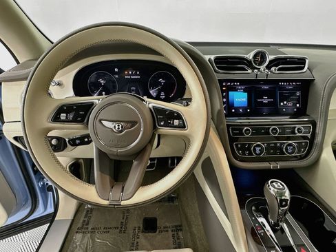 Certified 2023 Bentley Bentayga AWD/4WD image 13