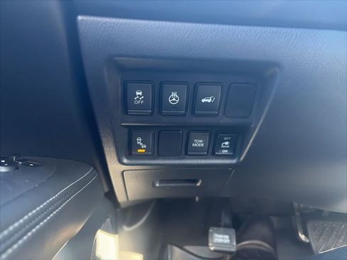 Used 2019 Nissan Pathfinder SL image 28