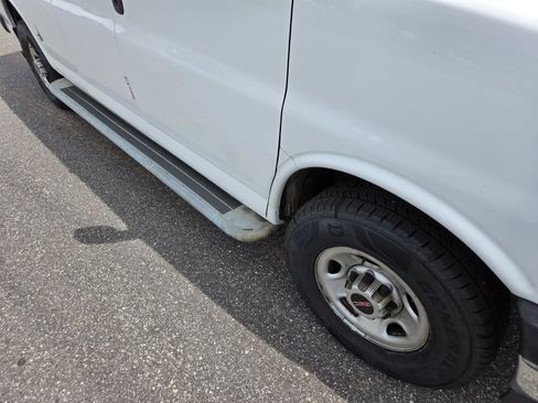 Used 2021 GMC Savana 2500 w/ Driver Convenience Package image 5