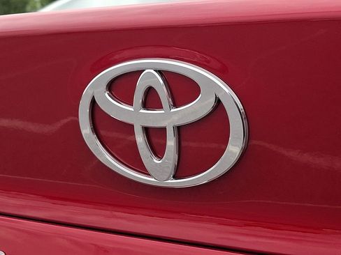 Used 2026 Toyota Camry XLE FWD image 33
