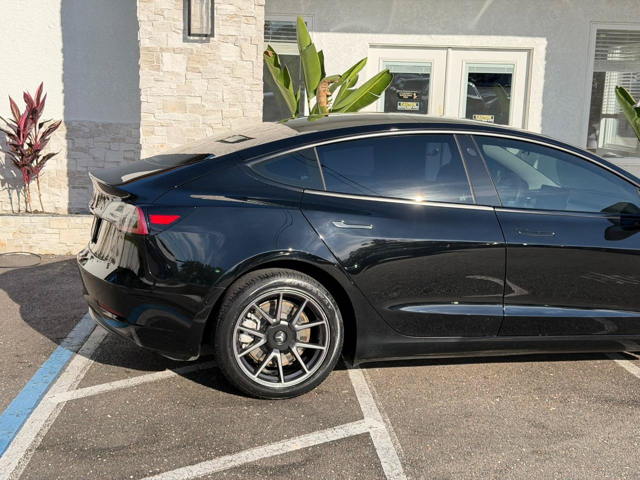 Used 2021 Tesla Model 3 Standard Range Plus RWD image 16