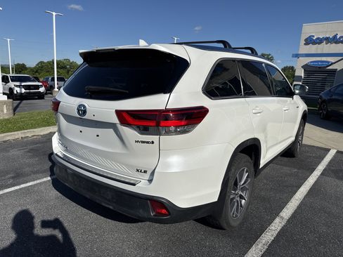 Used 2019 Toyota Highlander XLE AWD/4WD image 7