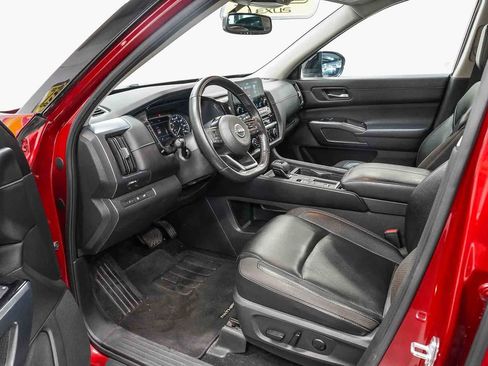Used 2022 Nissan Pathfinder SL FWD image 17