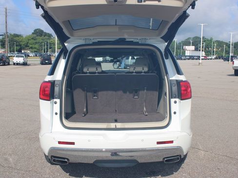 Used 2019 GMC Acadia Denali w/ Technology Package FWD image 21