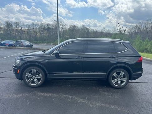 Used 2018 Volkswagen Tiguan SEL Premium w/ 3rd Row Seat Package image 6