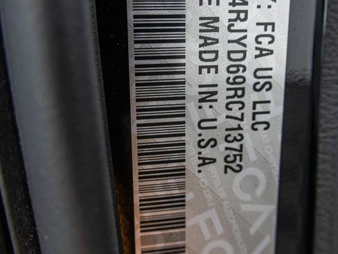 Used 2024 Jeep Grand Cherokee Overland w/ Luxury Tech Group IV image 59