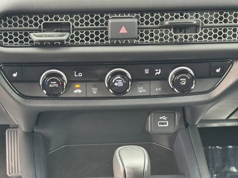 Certified 2025 Honda HR-V Sport image 18