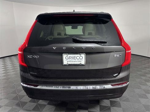 Used 2024 Volvo XC90 B6 Plus image 7
