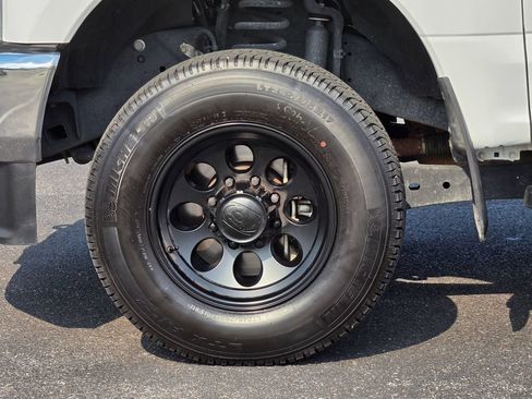 Used 2022 Ford F250 XL w/ Power Equipment Group AWD/4WD image 9