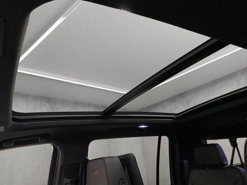 New 2026 Chevrolet Suburban High Country AWD/4WD image 8