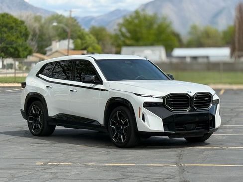 Used 2025 BMW XM AWD/4WD image 3