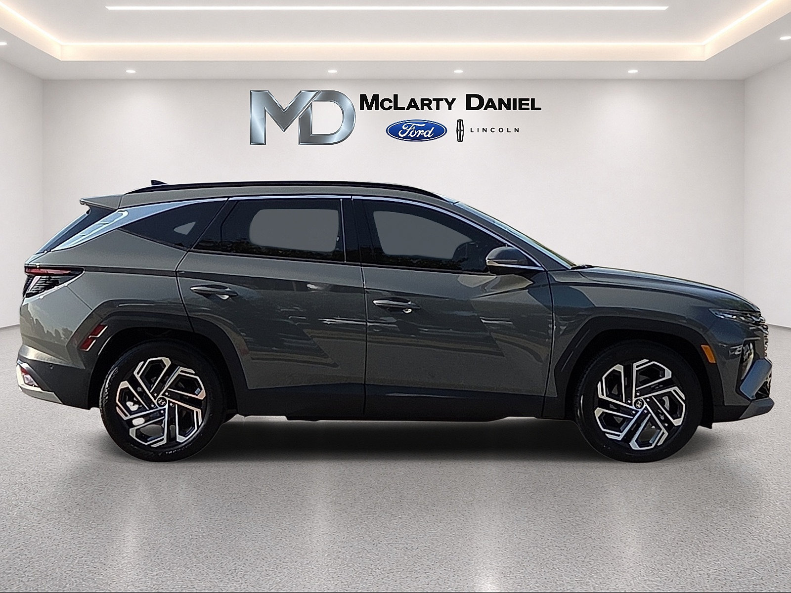 Used 2025 Hyundai Tucson Limited FWD image 6