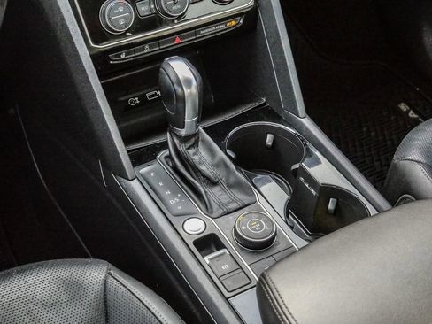 Used 2019 Volkswagen Atlas SEL Premium image 31