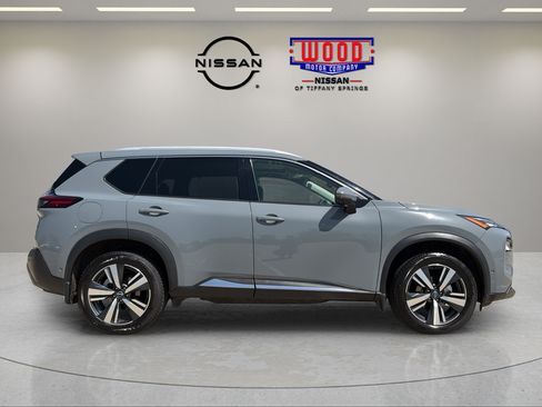 Certified 2022 Nissan Rogue SL w/ SL Premium Package AWD/4WD image 2