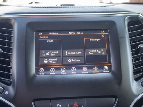 Used 2019 Jeep Cherokee Latitude Plus AWD/4WD image 46