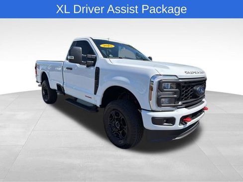 Used 2025 Ford F350 4x4 Regular Cab Super Duty image 7