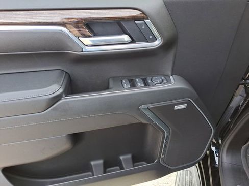Used 2025 GMC Sierra 1500 Elevation w/ Elevation Premium Package image 16