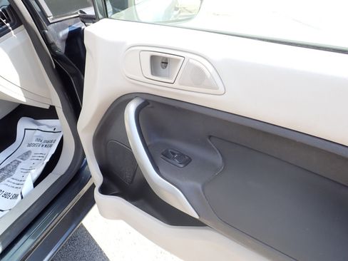 Used 2011 Ford Fiesta SE w/ 201A Rapid Spec Order Code image 12