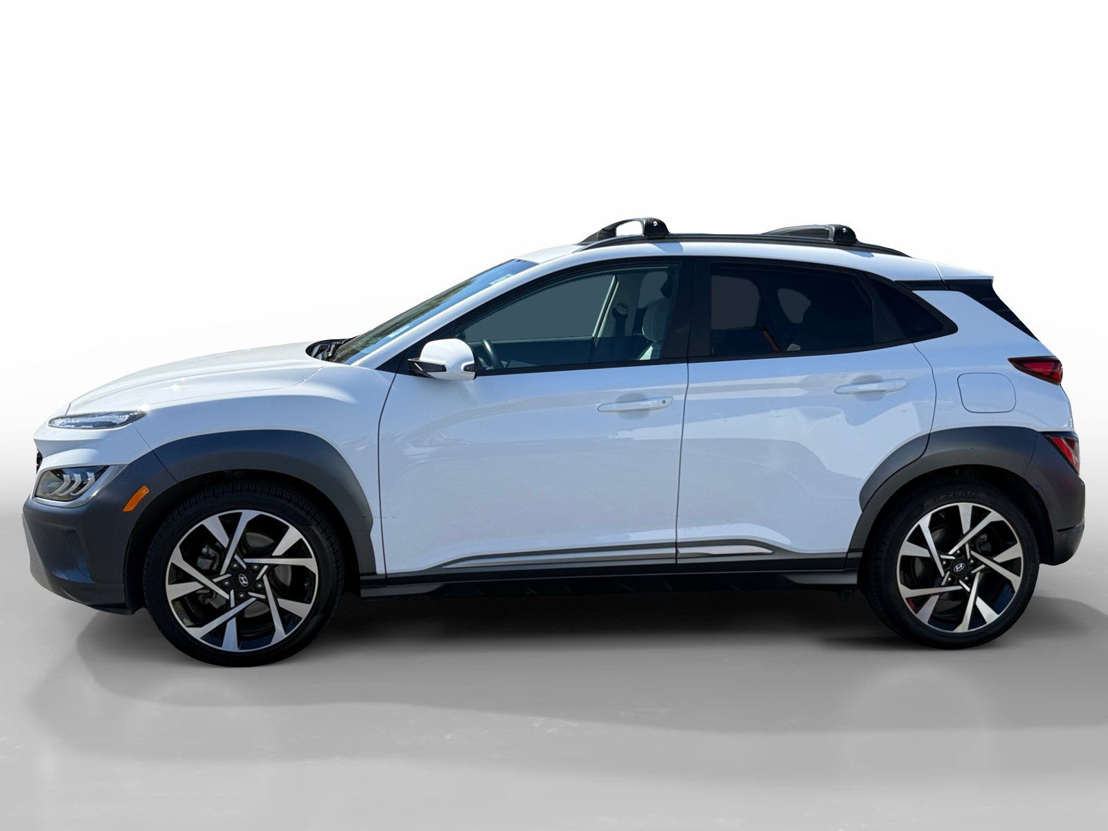 Used 2023 Hyundai Kona Limited AWD/4WD image 2