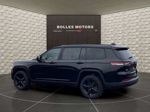 Certified 2023 Jeep Grand Cherokee L Altitude image 8