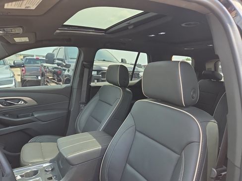 Used 2023 Chevrolet Traverse Premier w/ Redline Edition AWD/4WD image 9