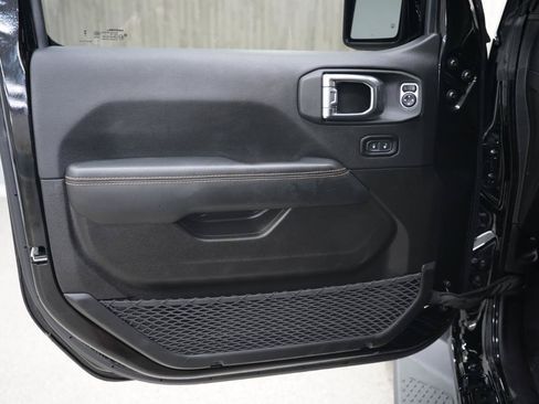 Used 2025 Jeep Gladiator Sport AWD/4WD image 24