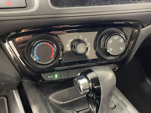 Used 2017 Honda HR-V LX image 8