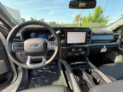 New 2026 Ford F250 Lariat w/ Black Appearance Package AWD/4WD image 7
