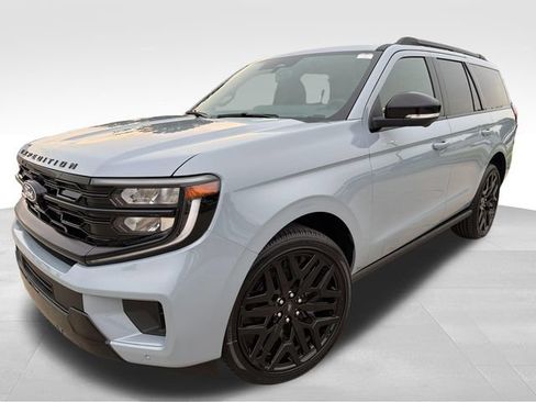New 2027 Ford Expedition Platinum w/ Stealth Performance Package AWD/4WD image 3