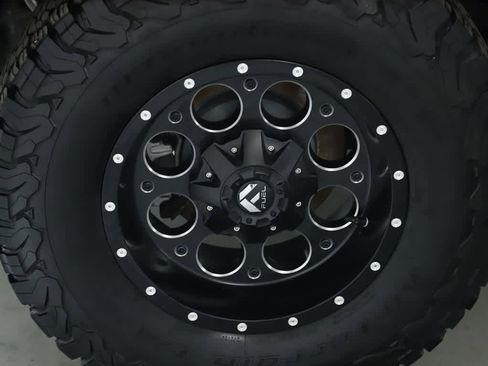 Used 2018 Jeep Wrangler Unlimited Sport S image 13