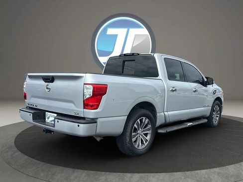 Used 2017 Nissan Titan SL RWD image 11