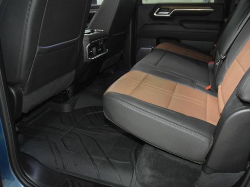 Used 2024 Chevrolet Silverado 2500 High Country w/ High Country Premium Package AWD/4WD image 48