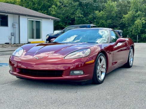 Used 2006 Chevrolet Corvette Coupe w/ Preferred Equipment Group RWD image 17
