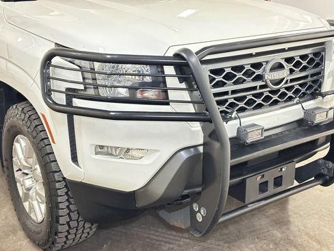 Used 2022 Nissan Frontier SV w/ Technology Package AWD/4WD image 14