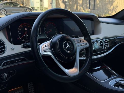 Used 2018 Mercedes-Benz S 560 Sedan image 15