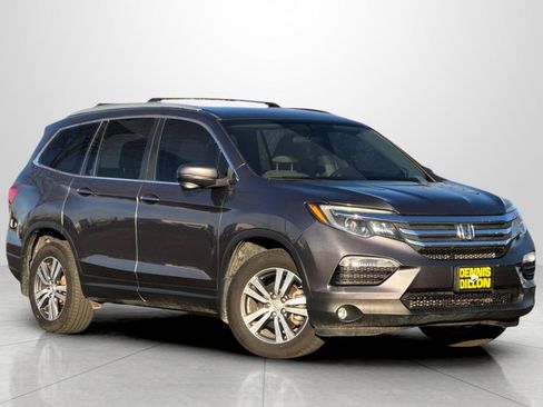 Used 2017 Honda Pilot EX image 2
