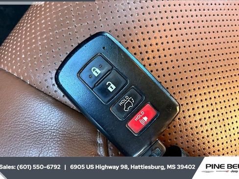 Used 2019 Toyota Highlander Limited image 8