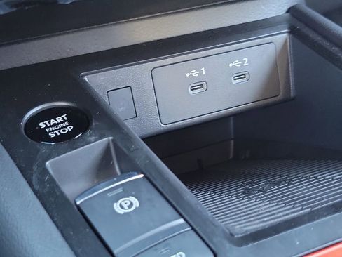 New 2026 Nissan Kicks SR image 9