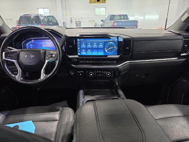 Used 2024 Chevrolet Silverado 3500 LTZ w/ LTZ Plus Package AWD/4WD image 9