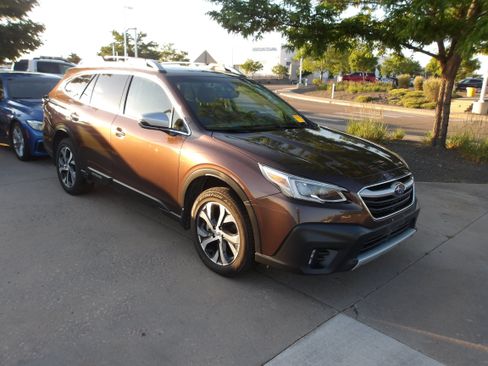 Used 2021 Subaru Outback Touring XT AWD/4WD image 2