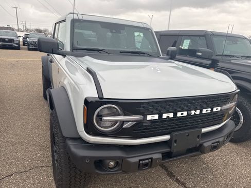 New 2026 Ford Bronco Badlands image 15