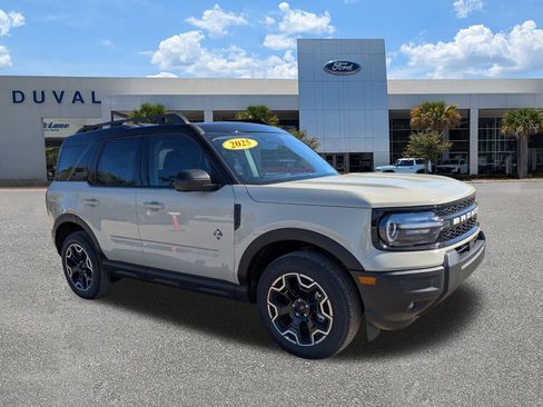 New 2025 Ford Bronco Sport Outer Banks image 2