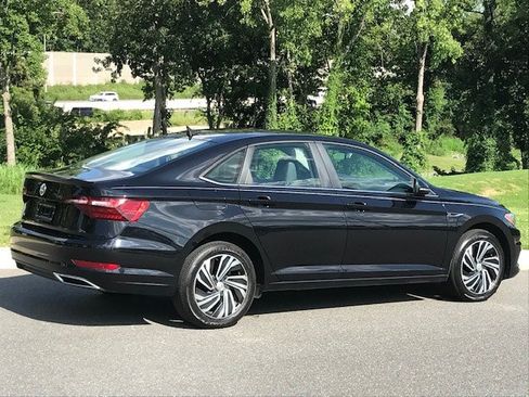 Used 2020 Volkswagen Jetta SEL Premium FWD image 4