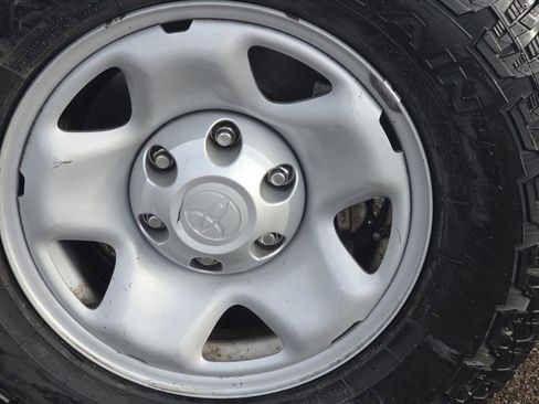 Used 2021 Toyota Tacoma SR image 7