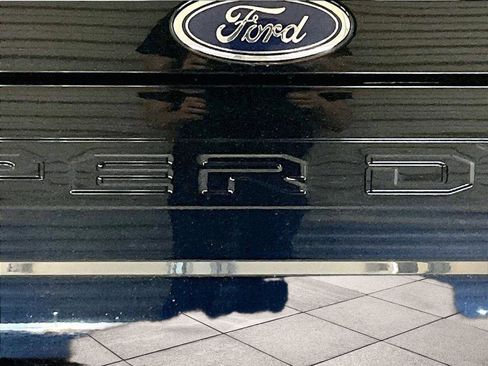 Used 2022 Ford F350 XLT w/ XLT Premium Package AWD/4WD image 4