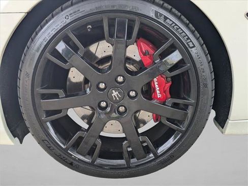 Used 2016 Maserati GranTurismo MC RWD image 9